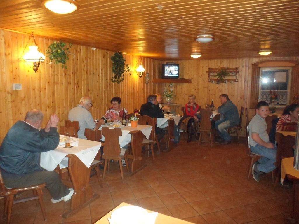 Pension Mikulka Mikulov v Krusnych Horach 外观 照片